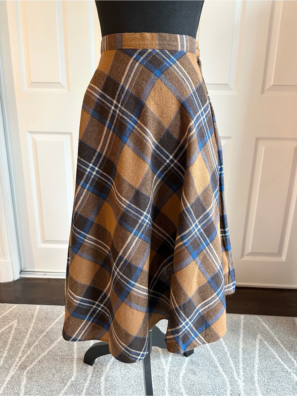 Daniel Place Brown and Blue Plaid Vintage 70s Wool A-line Skirt